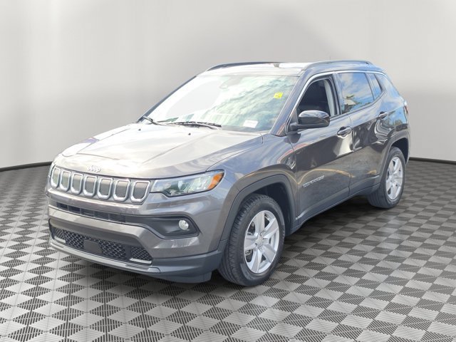 Used 2022 Jeep Compass Latitude w/ Sun and Sound Group FWD image 3