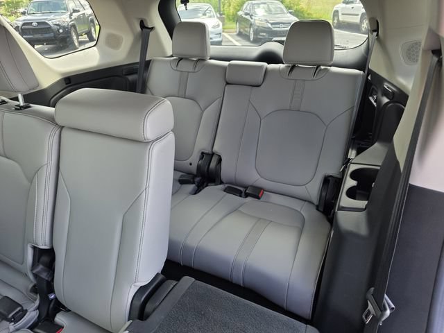 Used 2025 Honda Pilot Touring image 18
