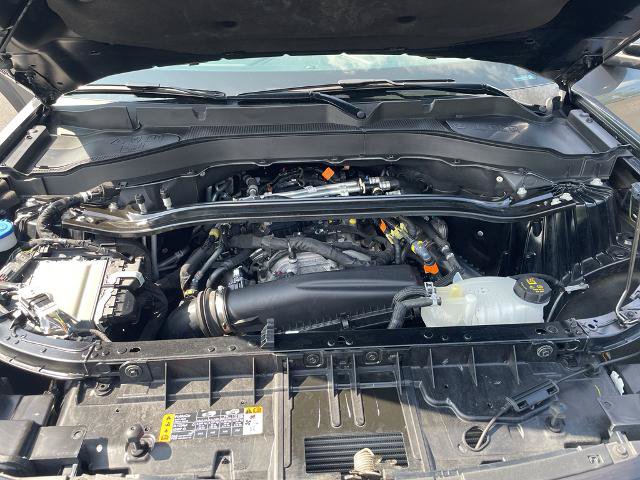 Certified 2025 Ford Explorer ST-Line w/ Premium Package AWD/4WD image 17