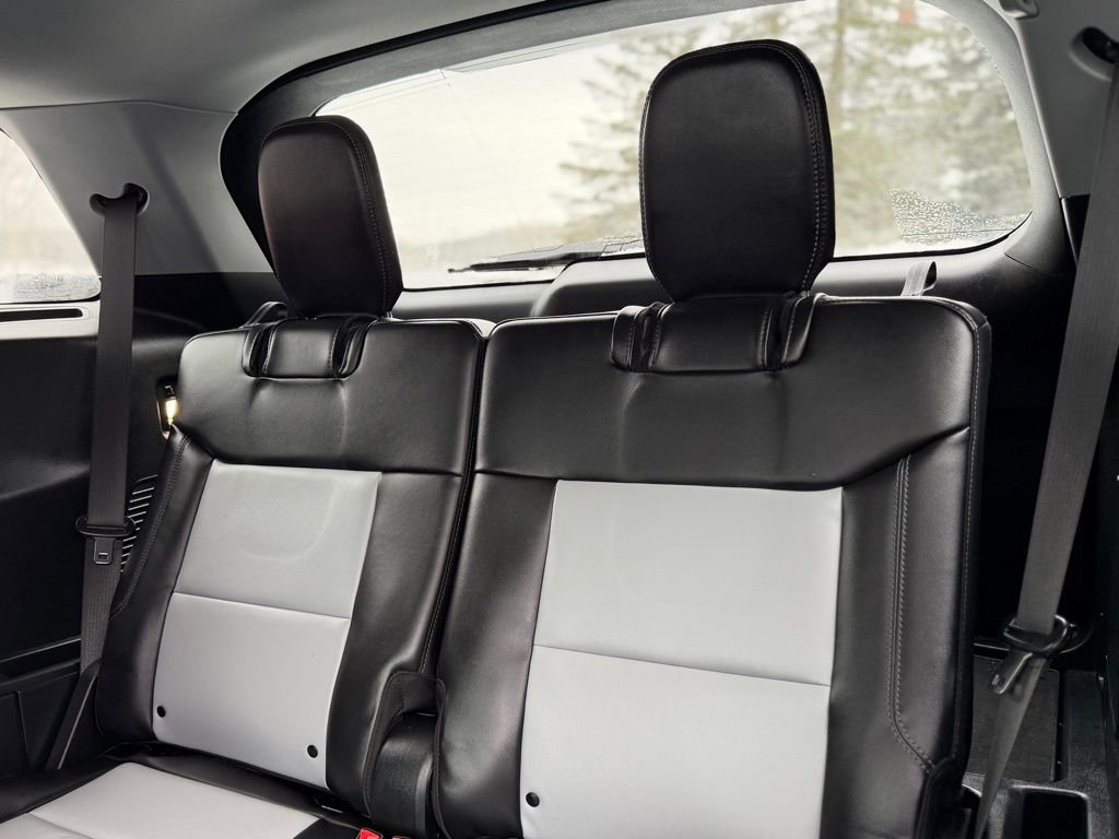 Certified 2023 Ford Explorer XLT w/ Equipment Group 202A image 7