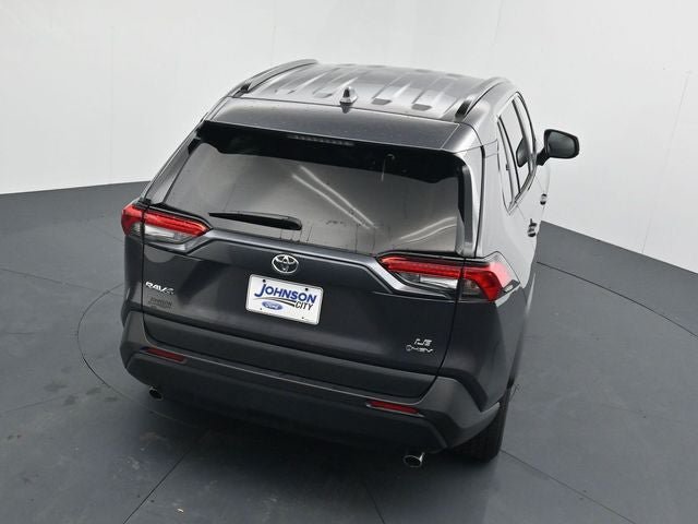 Used 2025 Toyota RAV4 LE AWD/4WD image 28