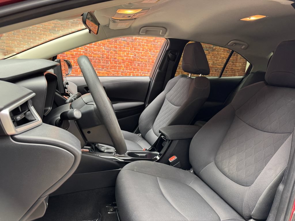 Used 2022 Toyota Corolla LE FWD image 22