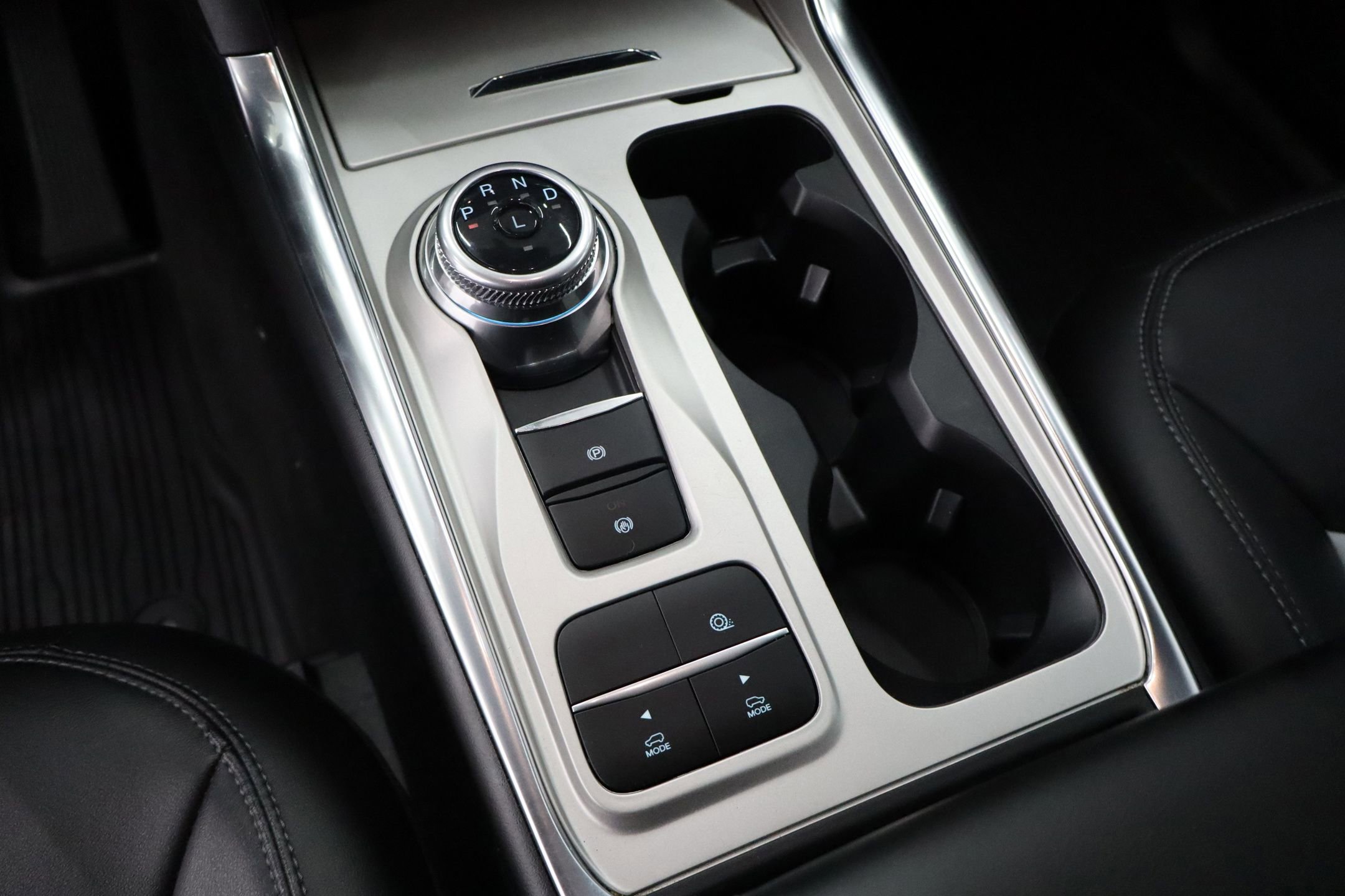 Certified 2023 Ford Explorer XLT w/ Equipment Group 202A RWD image 26