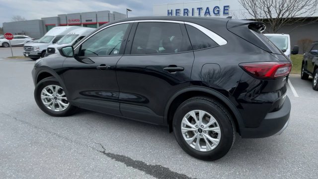 Certified 2023 Ford Escape Active AWD/4WD image 4