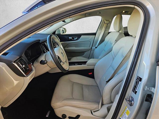 Used 2019 Volvo S60 T6 Momentum w/ Multimedia Package AWD/4WD image 14