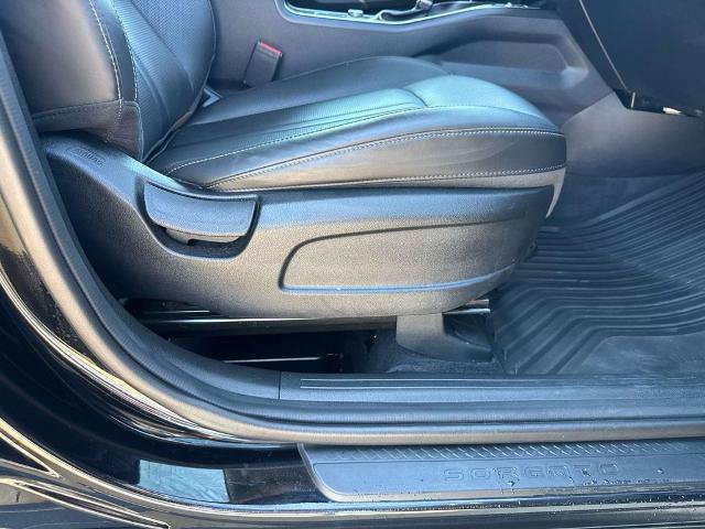 Used 2025 Kia Sorento S w/ Panoramic Sunroof Package FWD image 13