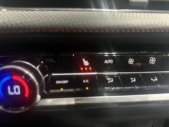 Used 2025 Chevrolet Equinox RS FWD image 33