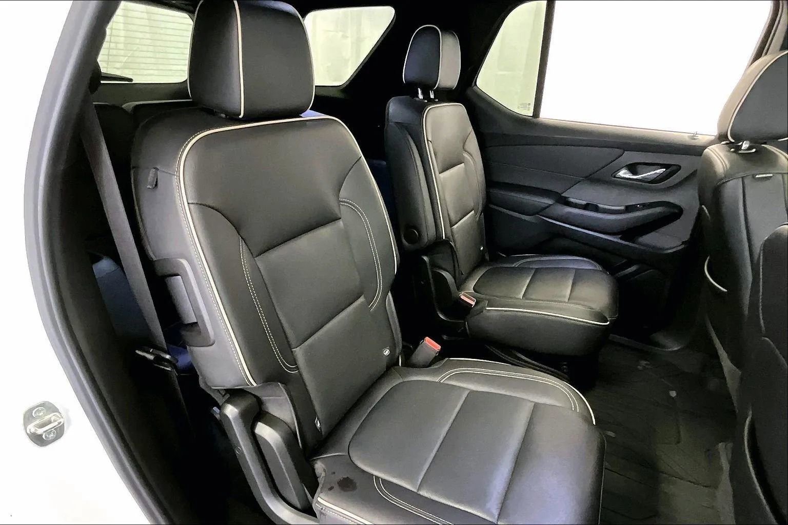 Used 2022 Chevrolet Traverse Premier w/ Redline Edition image 26