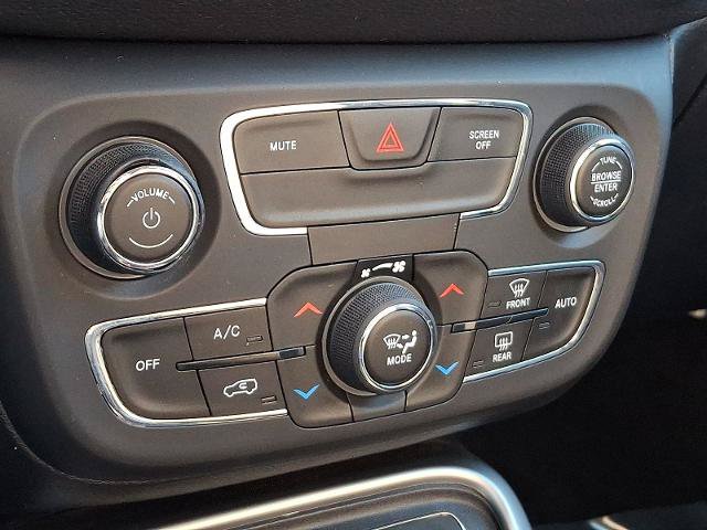 Used 2020 Jeep Compass Latitude w/ Cold Weather Group AWD/4WD image 16