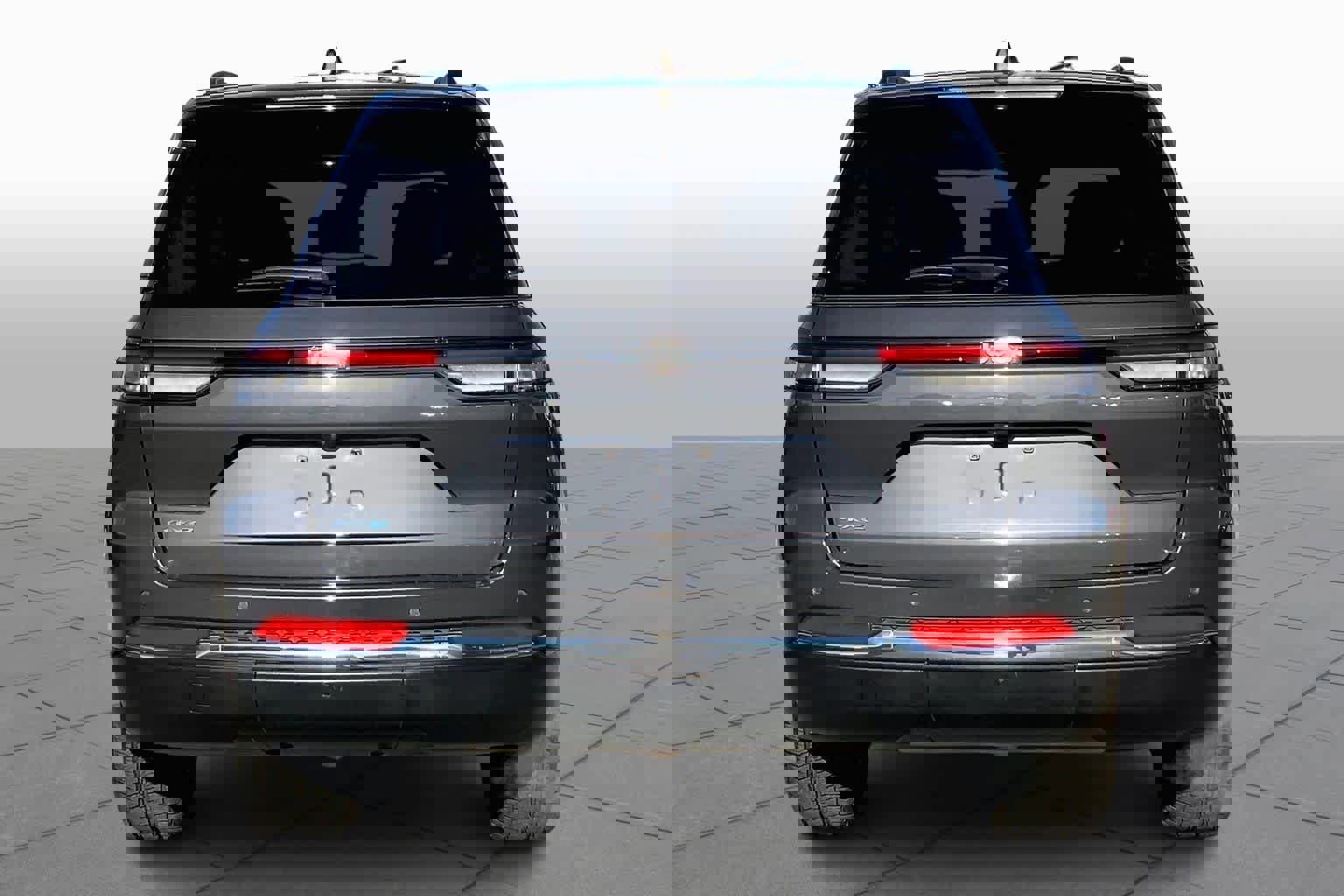 Used 2023 Jeep Grand Cherokee 4WD 4xe image 3