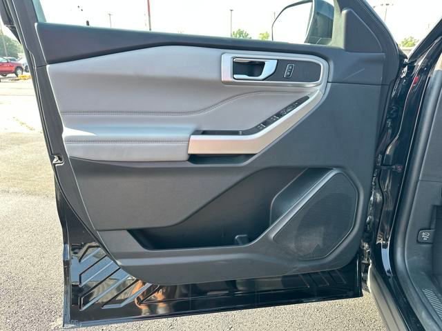 Certified 2023 Ford Explorer XLT w/ Equipment Group 202A image 11