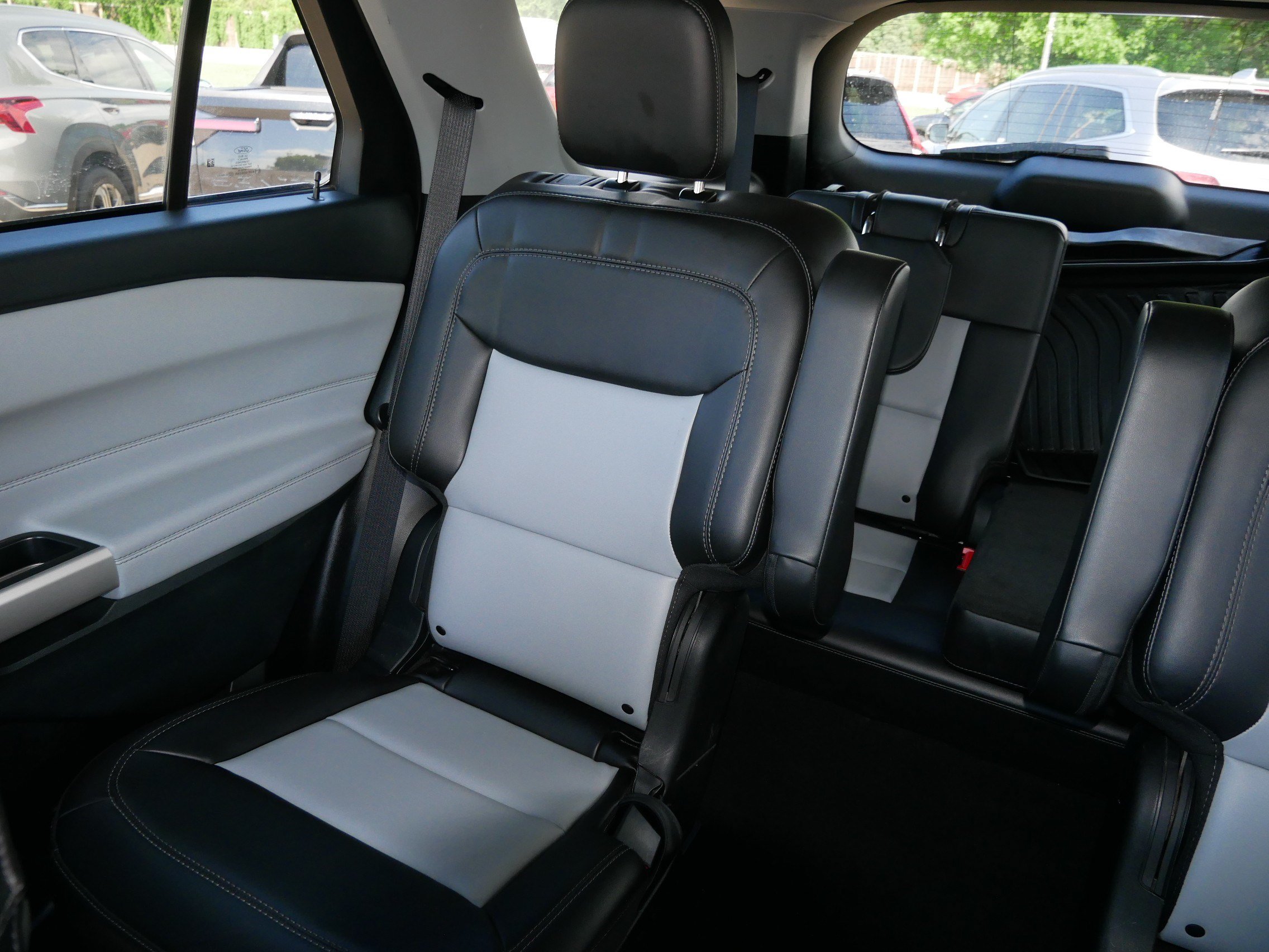 Certified 2023 Ford Explorer XLT w/ XLT Sport Appearance Package AWD/4WD image 12