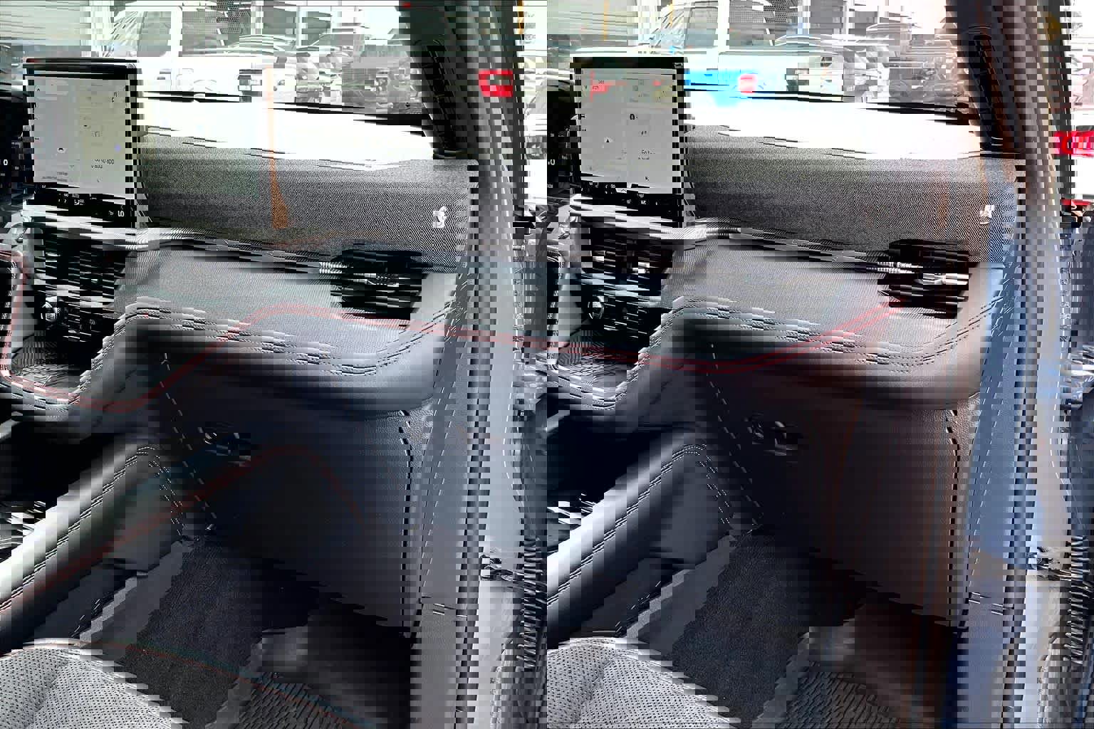 Certified 2025 Ford Explorer ST image 22