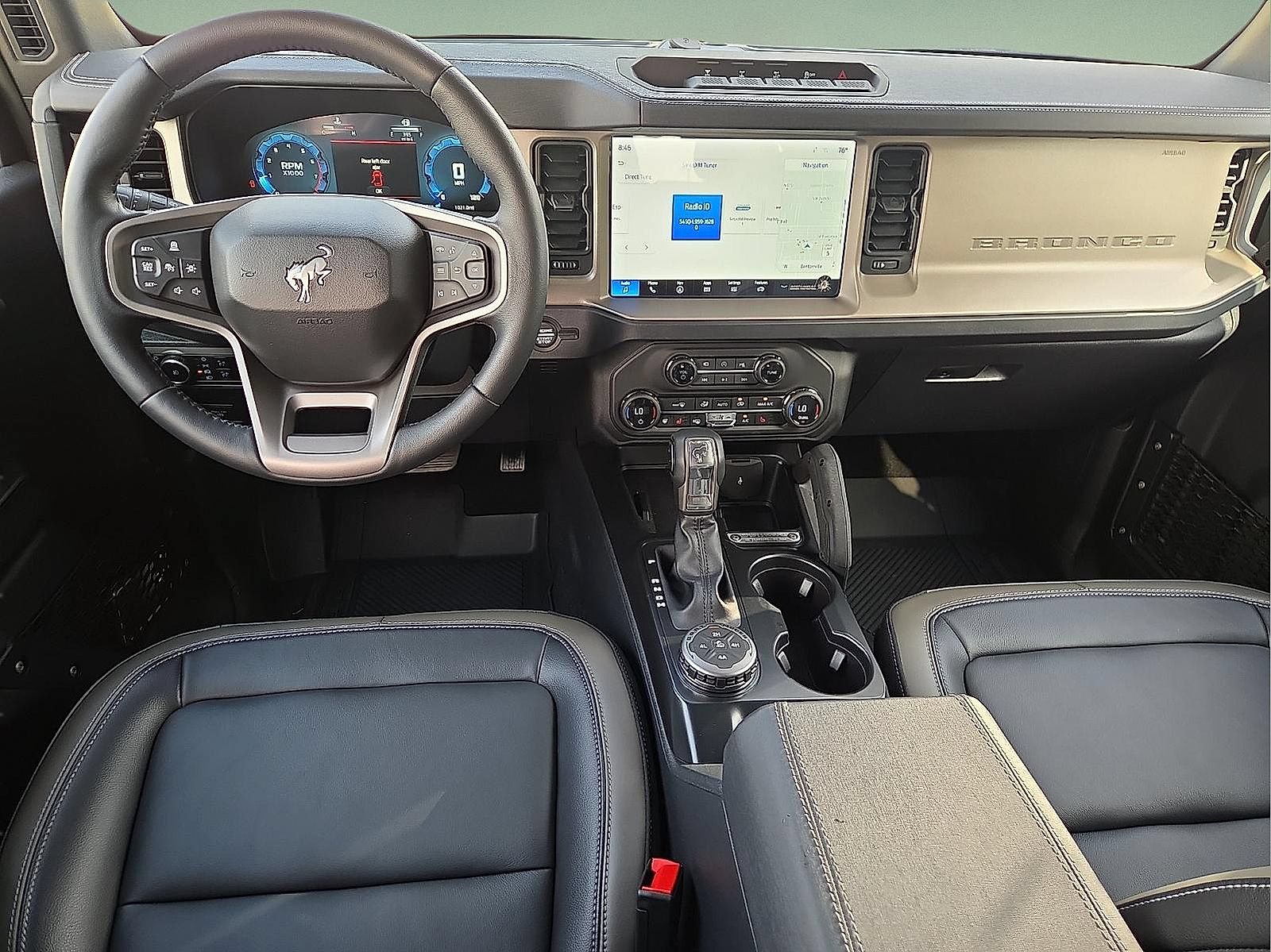 Certified 2025 Ford Bronco Outer Banks w/ Sasquatch Package AWD/4WD image 11