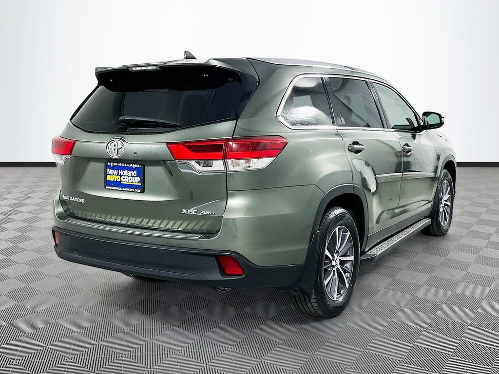 Used 2019 Toyota Highlander XLE w/ Protection Package #3 AWD/4WD image 10