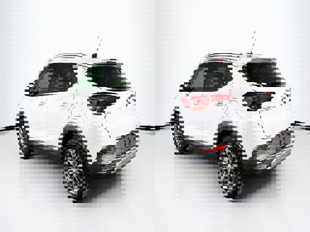 Used 2022 Buick Encore GX Essence w/ Experience Buick Package image 4