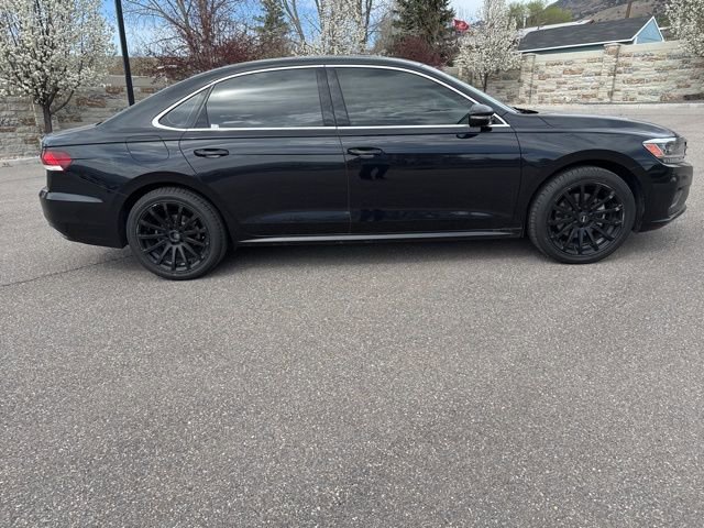 Used 2022 Volkswagen Passat 2.0T SE FWD image 9
