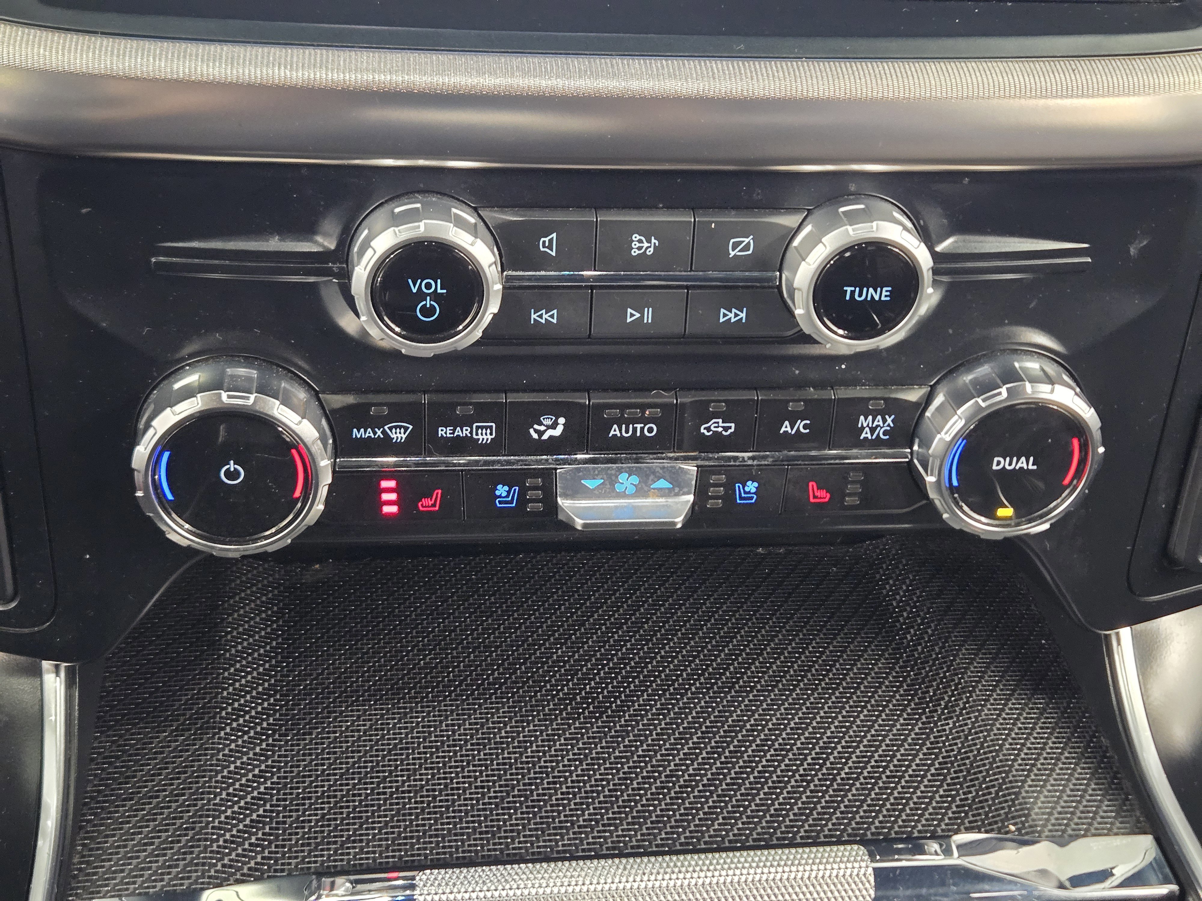 Certified 2023 Ford F150 Raptor w/ Raptor Carbon Fiber Package image 19