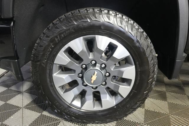 Used 2021 Chevrolet Silverado 2500 Custom w/ Custom Value Package AWD/4WD image 10