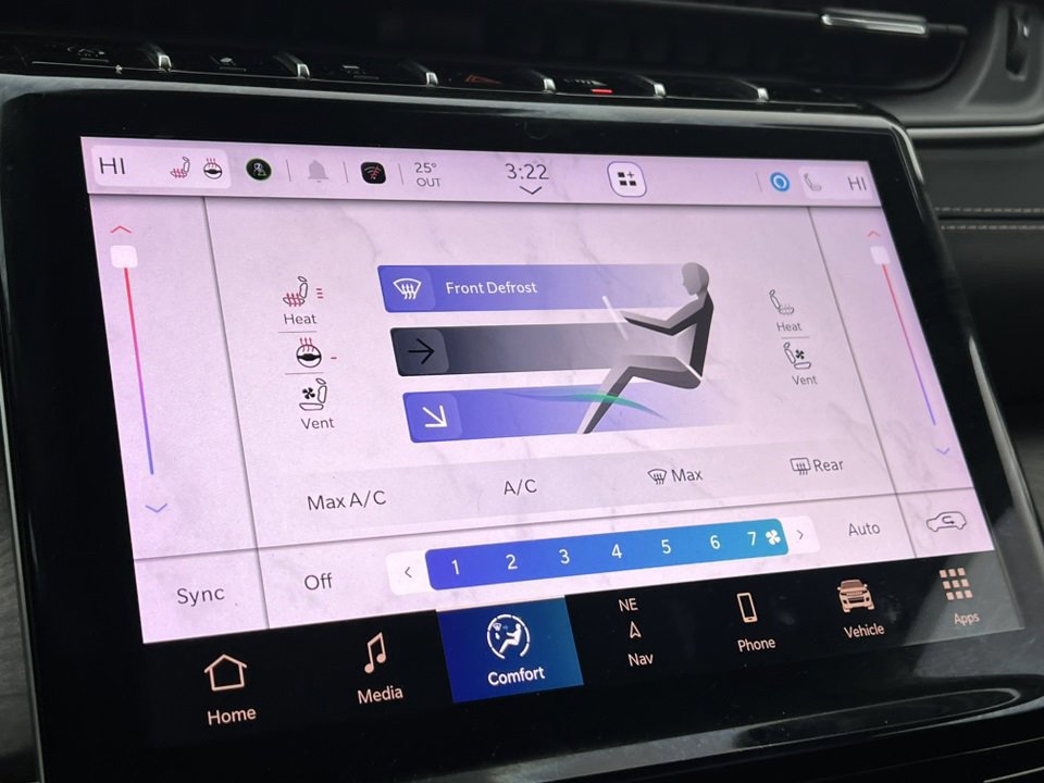 Used 2023 Jeep Grand Cherokee Limited w/ Luxury Tech Group II image 25