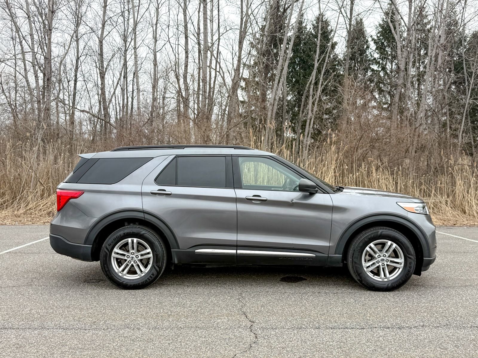 Certified 2022 Ford Explorer XLT w/ Equipment Group 202A image 2