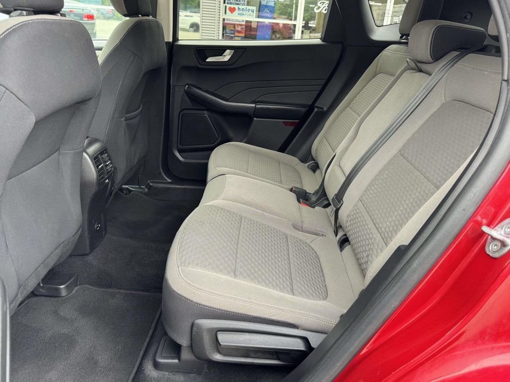 Certified 2021 Ford Escape SE w/ SE Sport Appearance Package FWD image 17