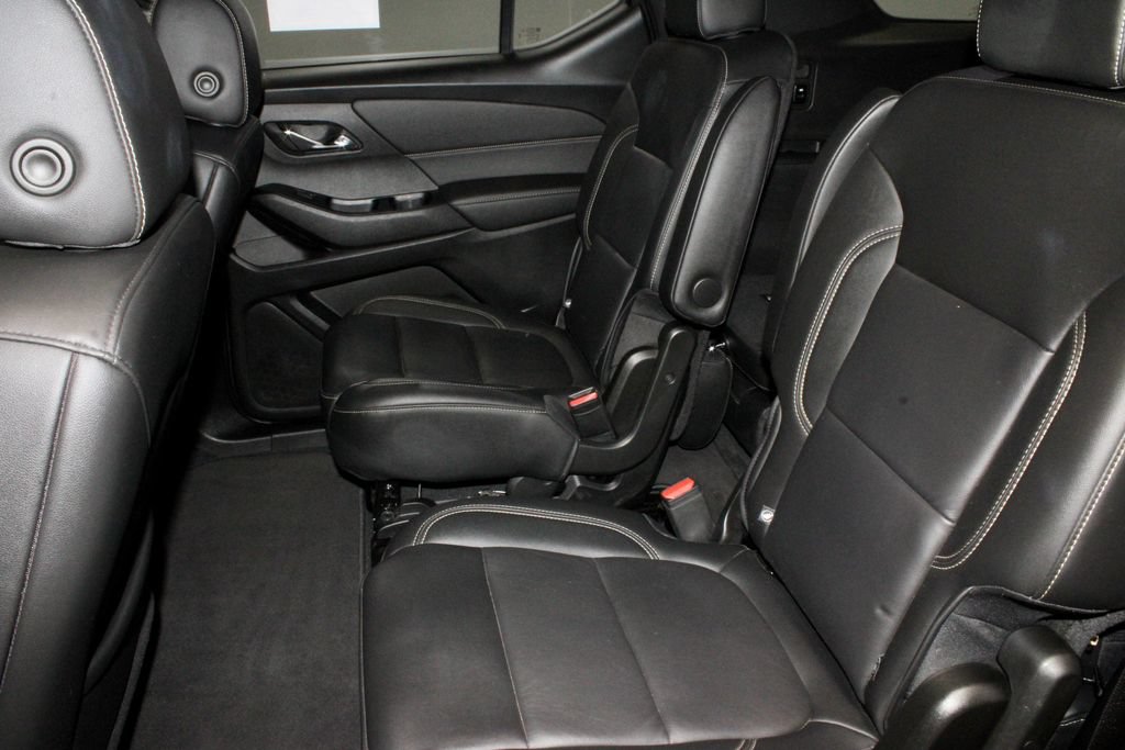 Used 2023 Chevrolet Traverse LT FWD image 23