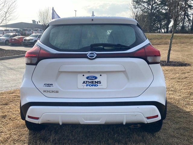 Used 2021 Nissan Kicks S image 4