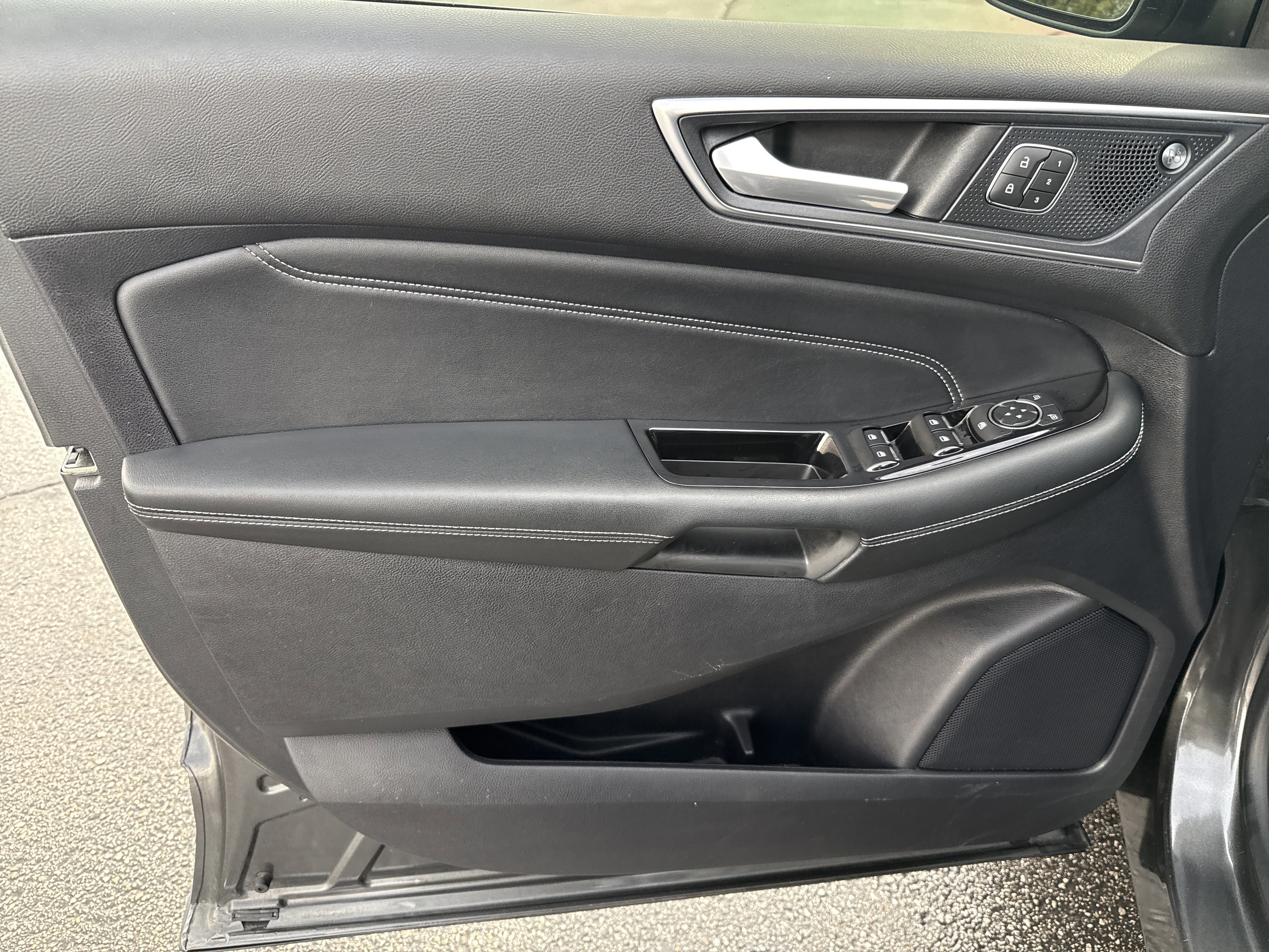 Certified 2019 Ford Edge Titanium w/ Equipment Group 301A image 18