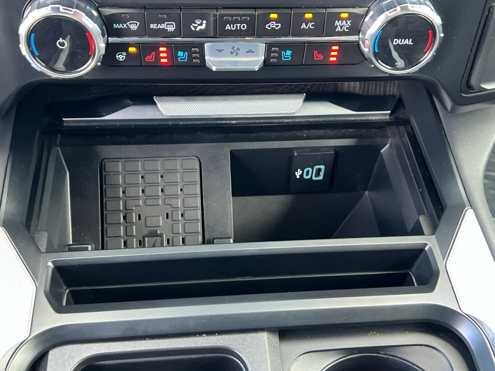 Certified 2024 Ford F250 Platinum image 37