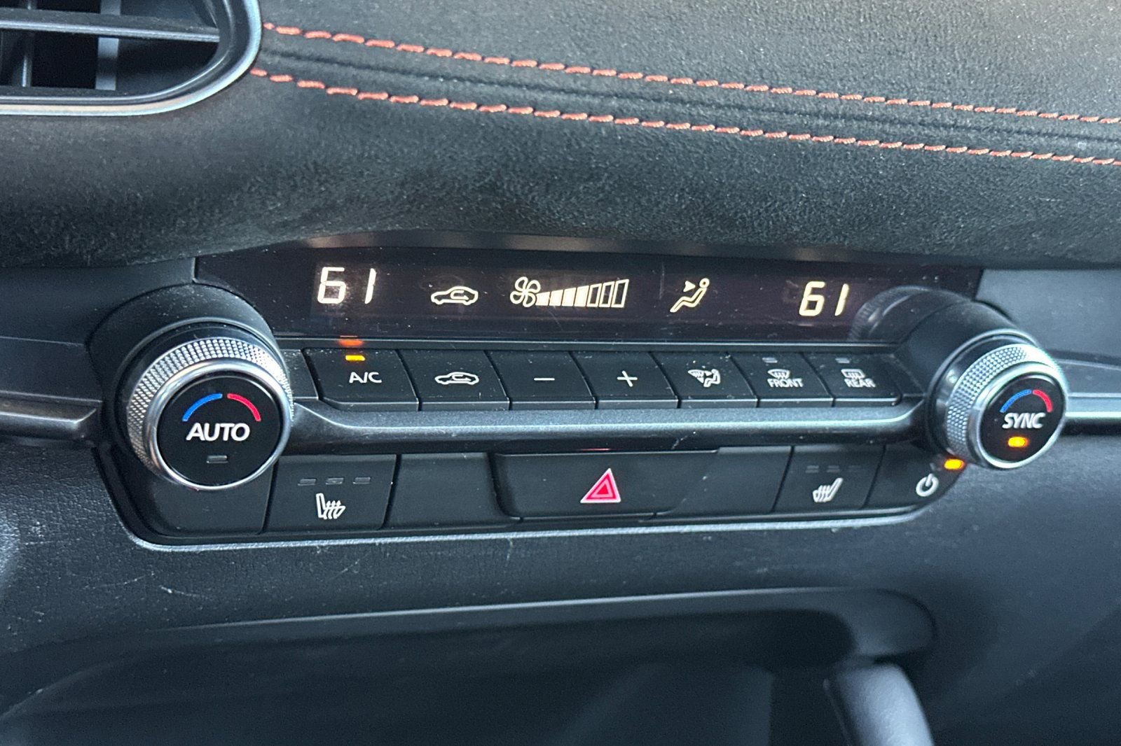 Used 2024 MAZDA MAZDA3 s AWD/4WD image 18