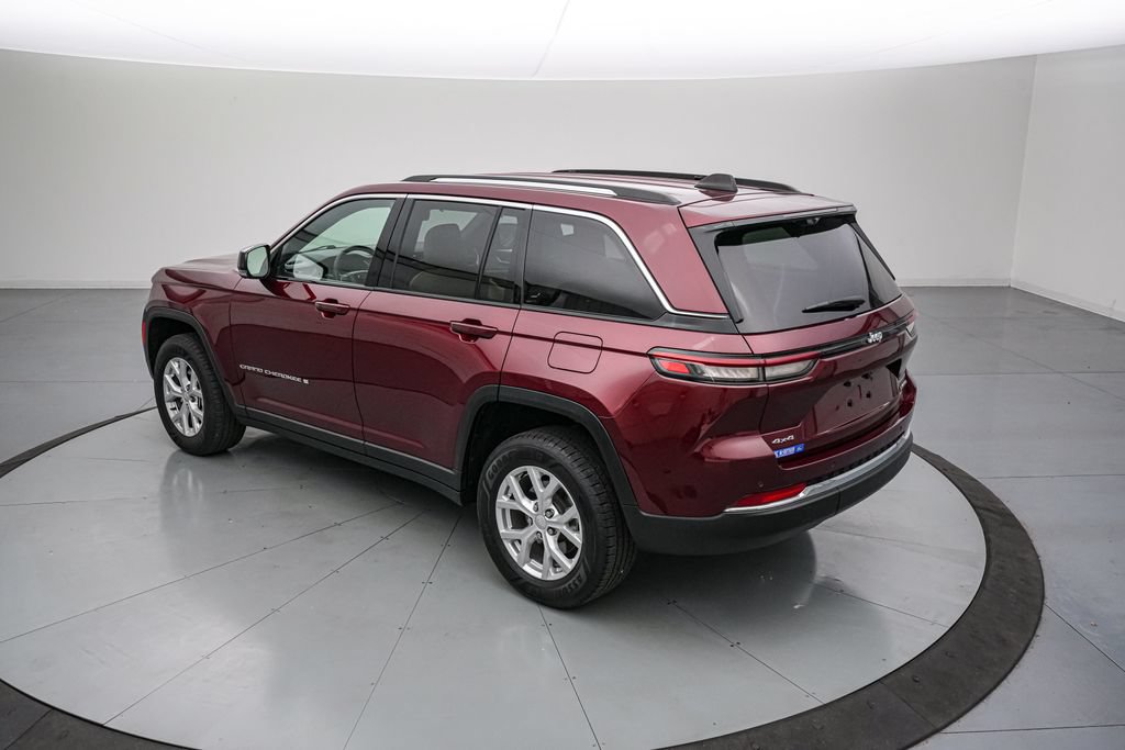 Used 2023 Jeep Grand Cherokee Limited w/ Luxury Tech Group II AWD/4WD image 6