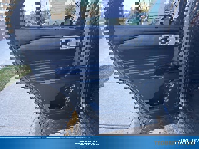 Certified 2022 Ford Explorer Platinum w/ Equipment Group 601A image 18