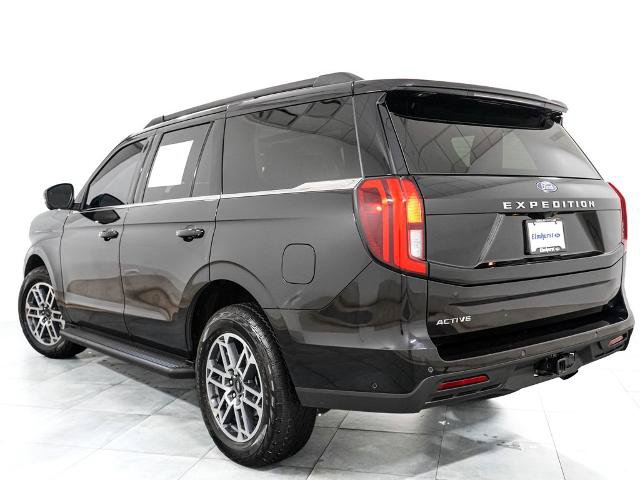 Certified 2025 Ford Expedition Active AWD/4WD image 5