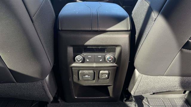 Used 2023 Chevrolet Traverse High Country w/ LPO, Floor Liner Package AWD/4WD image 31