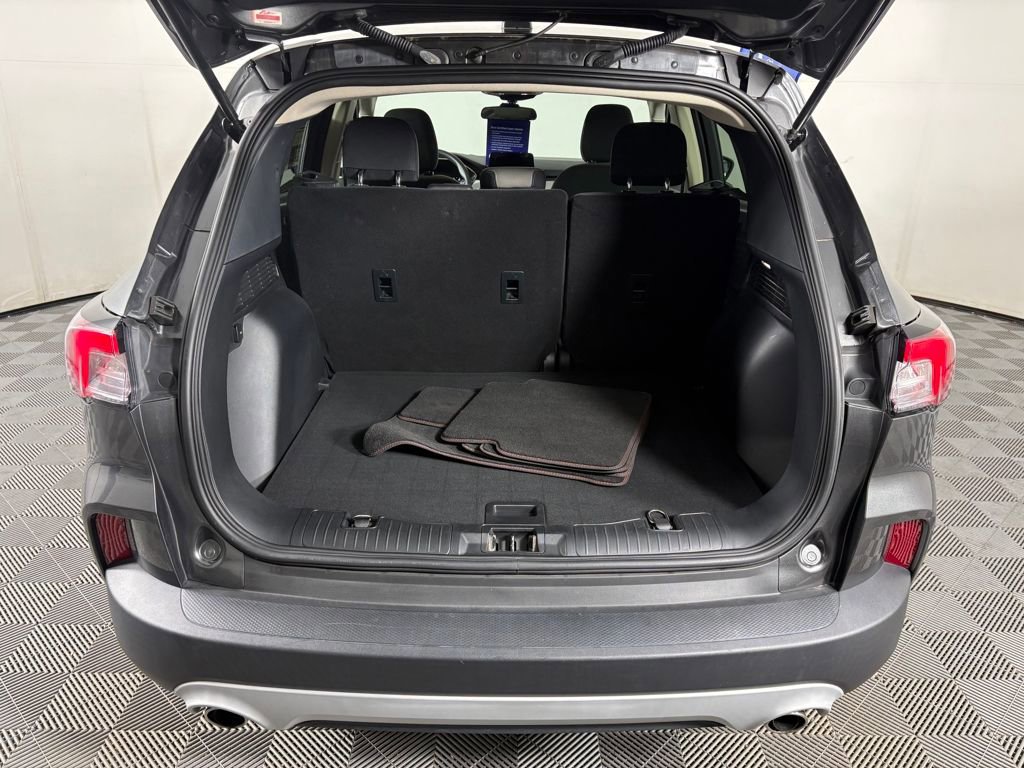 Certified 2020 Ford Escape SE image 31
