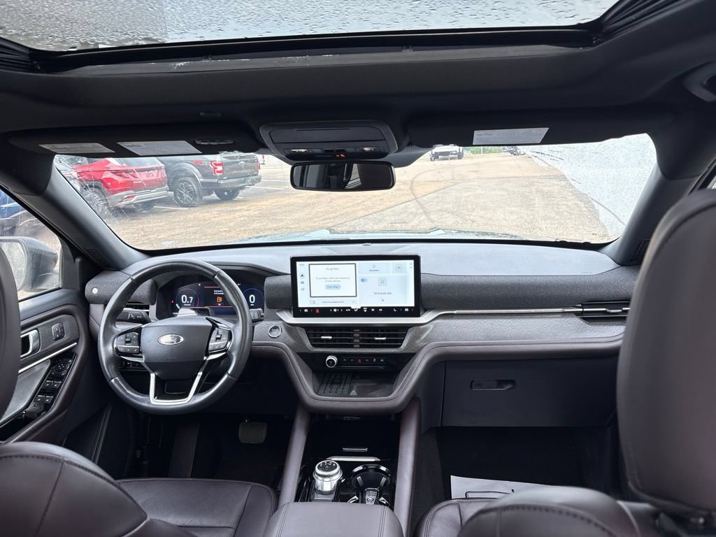 Certified 2025 Ford Explorer Platinum AWD/4WD image 10