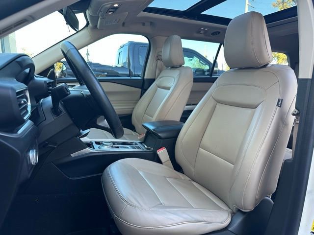 Certified 2022 Ford Explorer XLT w/ Equipment Group 202A image 14