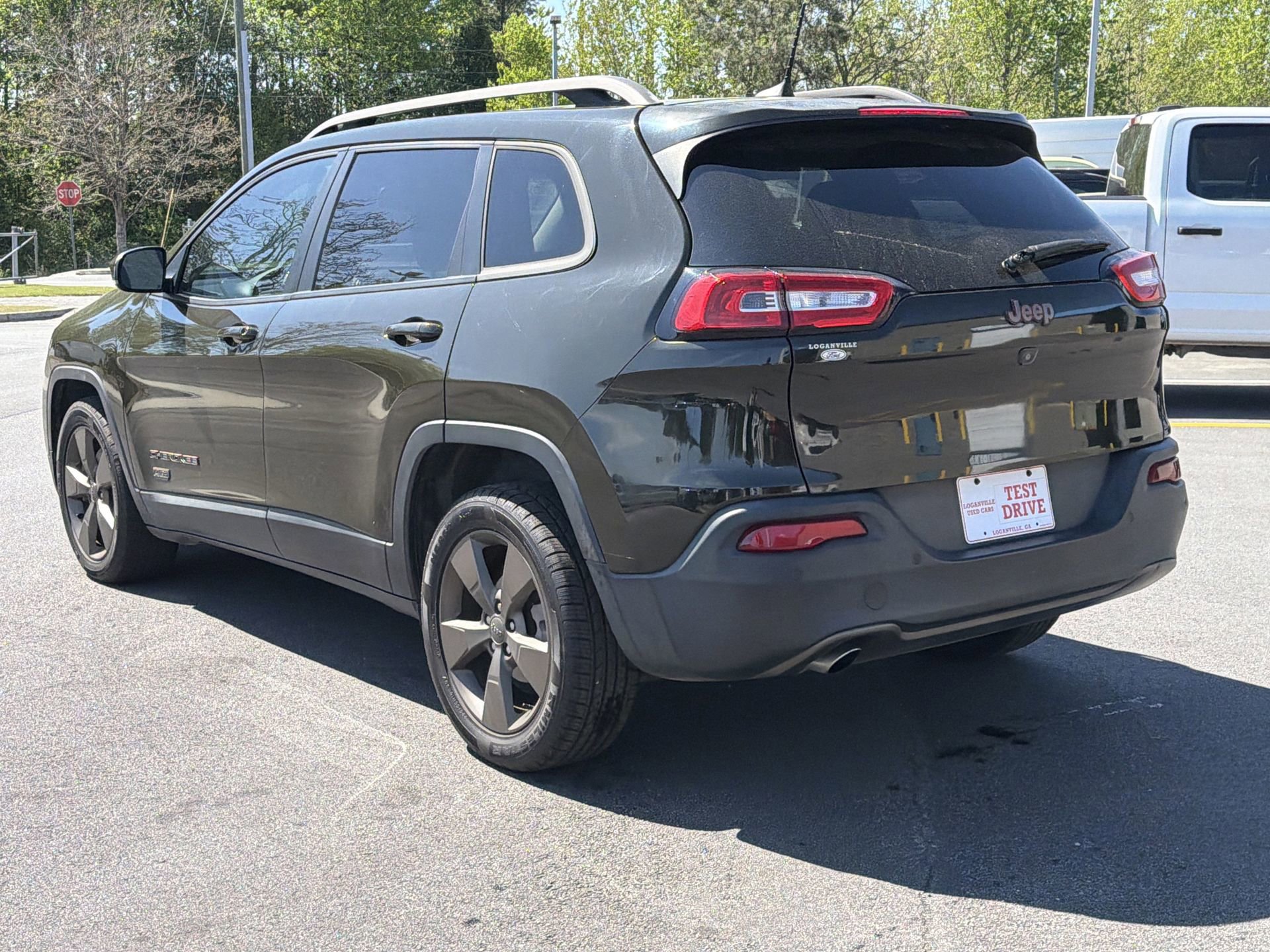 Used 2017 Jeep Cherokee Latitude w/ Safety/Convenience Group image 12