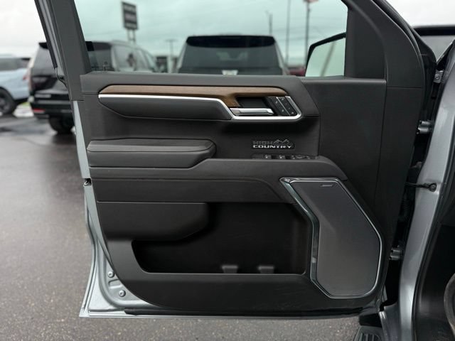 Used 2025 Chevrolet Silverado 1500 High Country AWD/4WD image 13