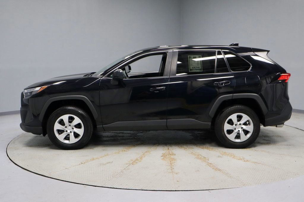 Used 2023 Toyota RAV4 LE AWD/4WD image 2