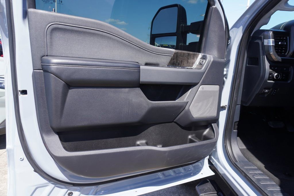 Certified 2024 Ford F250 Lariat w/ Sport Appearance Package image 8