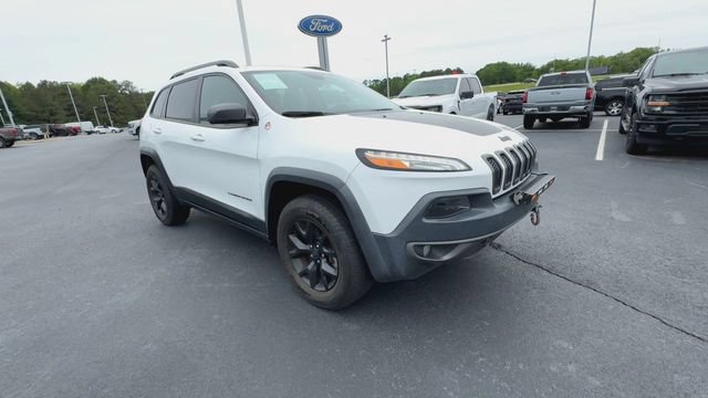 Used 2017 Jeep Cherokee Trailhawk AWD/4WD image 2