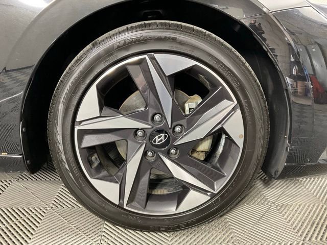 Used 2021 Hyundai Elantra Limited w/ Cargo Package image 11