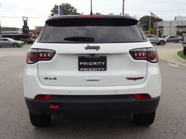 Used 2025 Jeep Compass Trailhawk AWD/4WD image 3