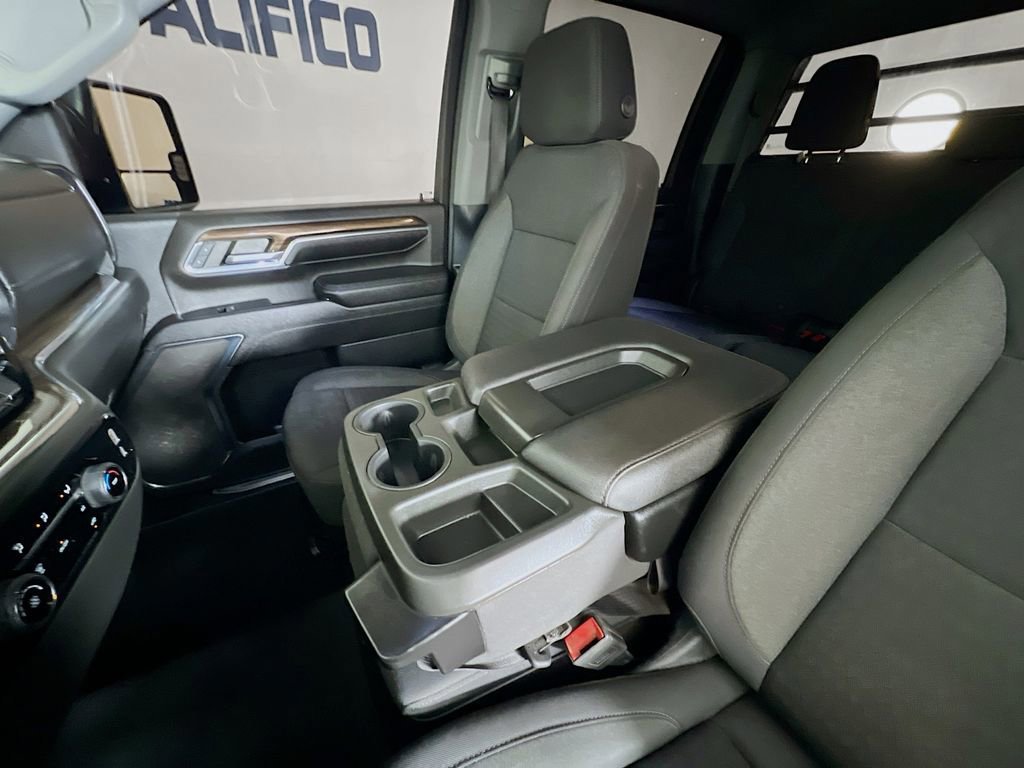 Used 2024 Chevrolet Silverado 2500 LT w/ Snow Plow Prep/Camper Package image 38