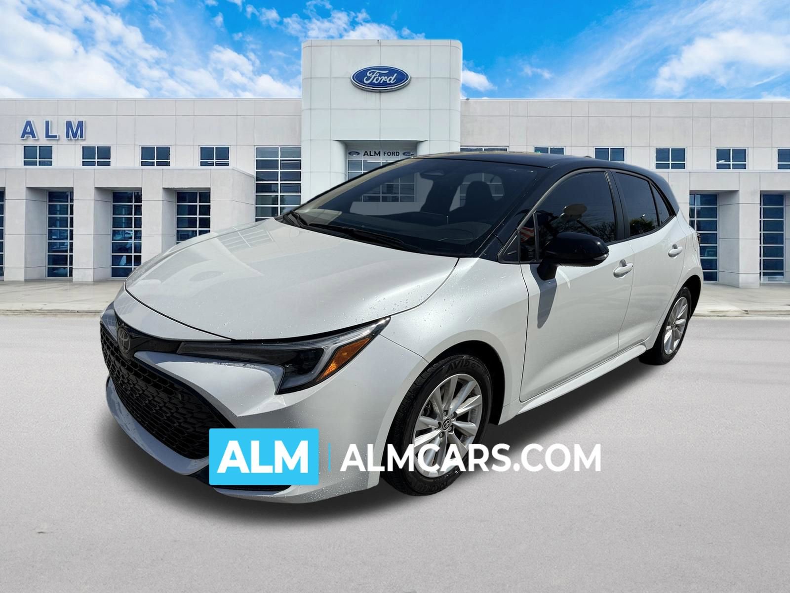 Used 2025 Toyota Corolla SE w/ SE Package