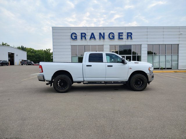 Used 2024 RAM 2500 Tradesman w/ Chrome Appearance Group AWD/4WD image 6