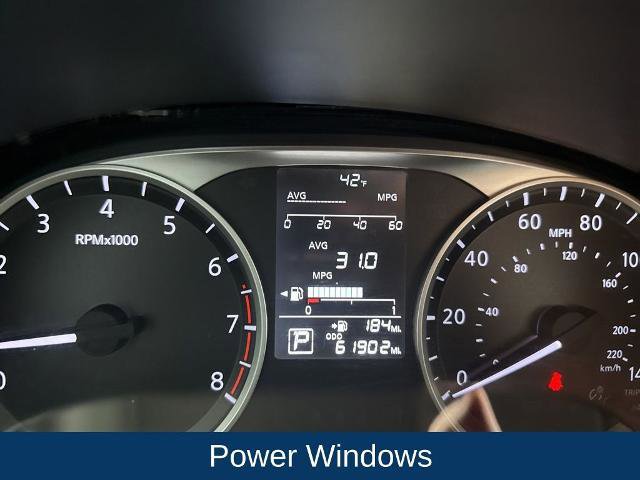 Used 2021 Nissan Kicks S image 17