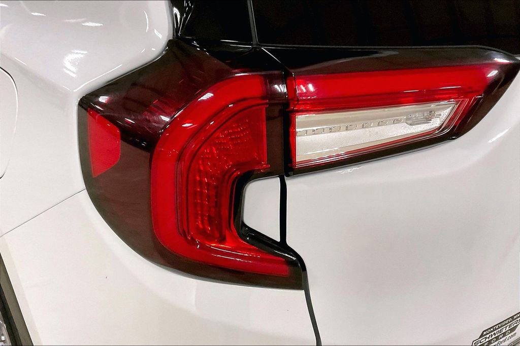 Used 2024 GMC Terrain SLT image 27